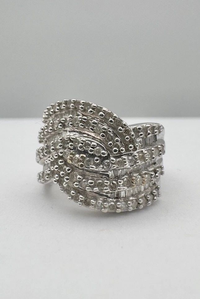 DESIGNER 14K WHITE GOLD 1.00CT APPROX. BAGUETTE ROUND DIAMOND INFINITY BAND RING (1 of 2)