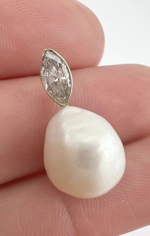 FINE 14K GOLD & 12MM WHITE SOUTH SEA PEARL & .75CT APPX MARQUISE DIAMOND PENDANT (1 of 2)