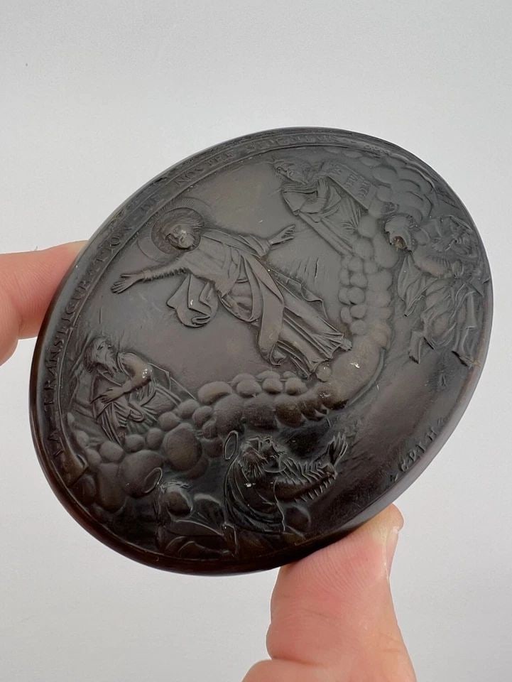 RARE 18TH CENTURY CARVED RELIQUARY PAPEROLLE RELIGIOUS RELIC FRENCH TRAVEL BOX (1 of 2)