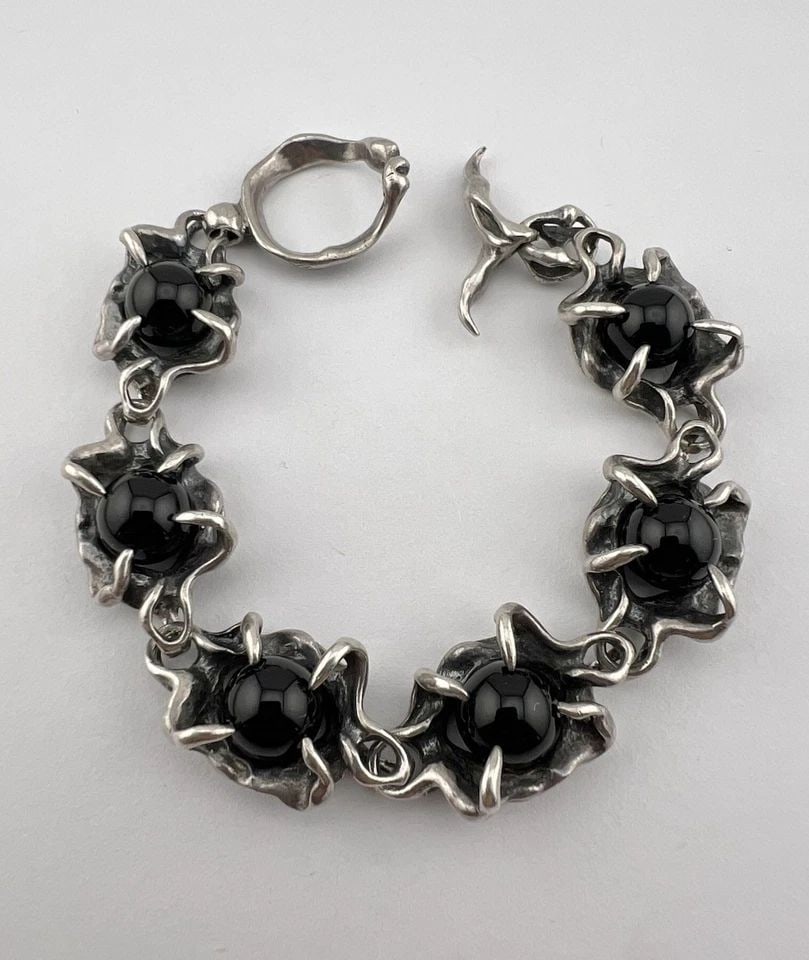 GACKT DARTS GIGOR GOTHIC PUNK BIKER STERLING SILVER & ONYX EVIL DESIGN BRACELET: GACKT DARTS GIGOR GOTHIC PUNK BIKER STERLING SILVER & ONYX EVIL DESIGN BRACELET Gackt DARTS GIGOR Gothic Punk Biker Sterling Silver & Onyx Evil Design Bracelet Bracelet Size: 8" Tip To Tip Metal: Ster