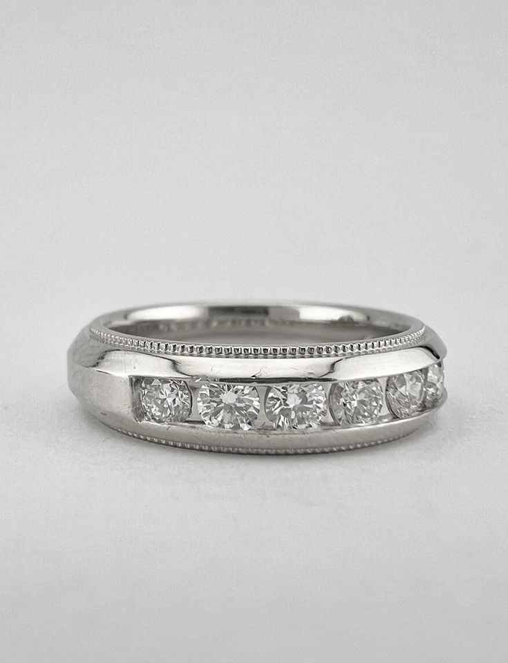 DESIGNER DIANA PLATINUM & VS .75CT APPROX DIAMOND MILGRAIN WEDDING BAND RING: DESIGNER DIANA PLATINUM & VS .75CT APPROX DIAMOND MILGRAIN WEDDING BAND RING Designer Diana Platinum .75ct Approx Diamond Milgrain Wedding Band Ring Ring Size: 6 Weight is 9.0 Grams on my scale Metal: