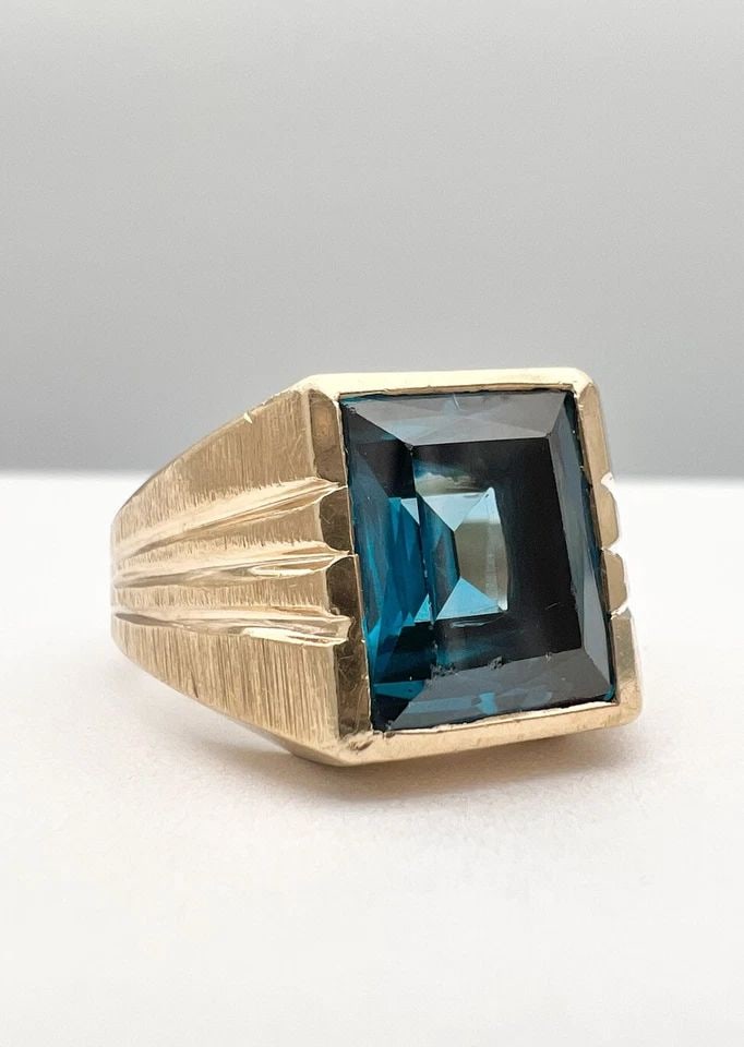 DESIGNER 10K YELLOW GOLD AQUA BLUE SYNTHETIC SPINEL STONE MEN'S RING 10.6G (1 of 2)