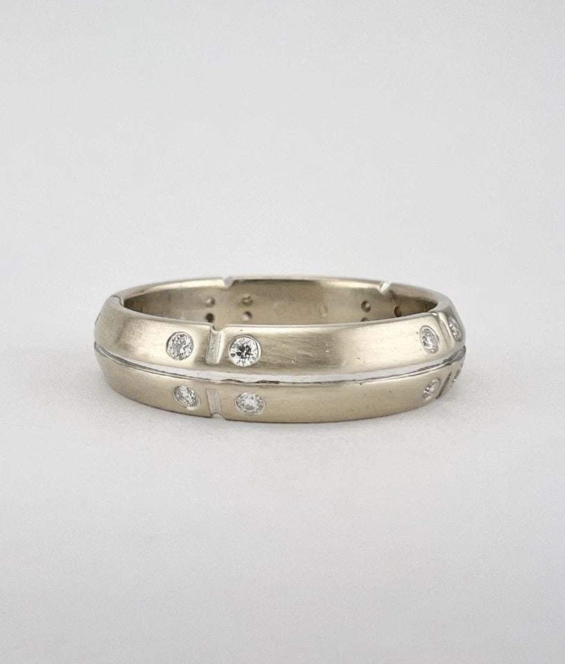 TIFFANY & CO 18K WHITE GOLD ROUND DIAMOND STREAMERICA 5MM WEDDING BAND SIZE 9: Tiffany & Co 18K White Gold Round Diamond Streamerica 5mm Wedding Band Size 9 Ring Size: 9 - Can Be Re Sized Weight is 6.1 Grams on my scale Metal: 18k White Gold Ring is Around 5mm Wide Amazing High-