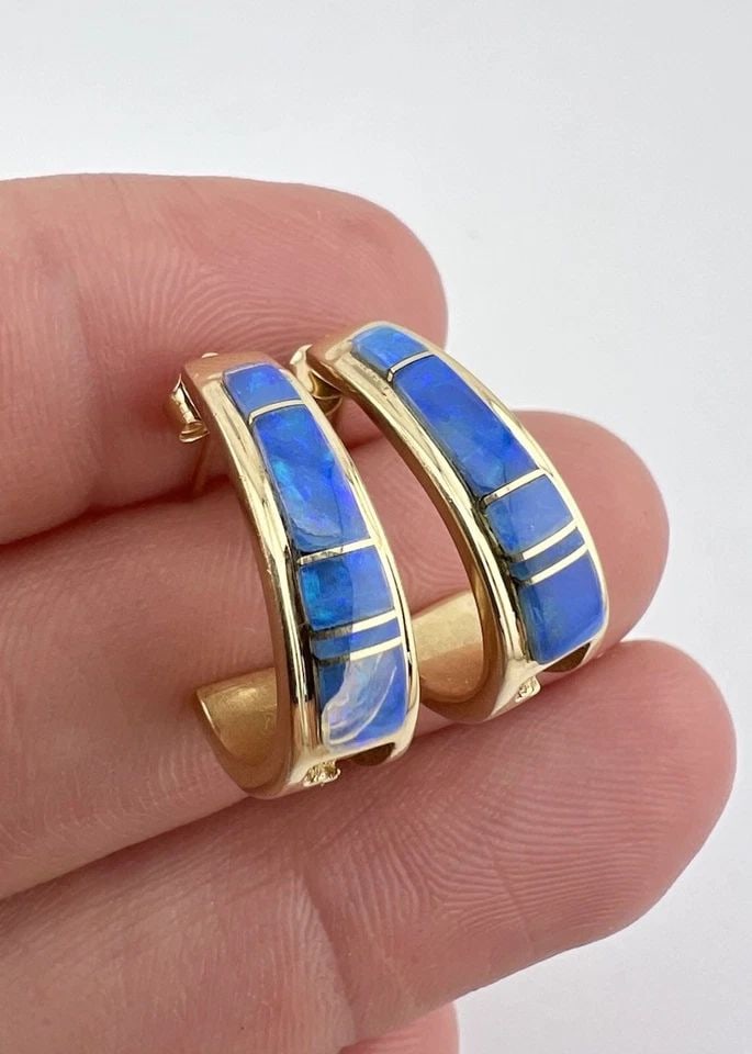 VINTAGE NAVAJO 14K YELLOW GOLD FIRE OPAL FLUSH INLAY J HOOP'S POST EARRINGS 5.6G: Vintage Navajo 14k Yellow Gold Fire Opal Flush Inlay J Hoop's Post Earrings 5.6g Size: Tad Over 3/4" Tall & 1/4" Wide at the Base Weight is 5.6 Grams on my scale Metal: 14k Yellow Gold - Hallmarked Am