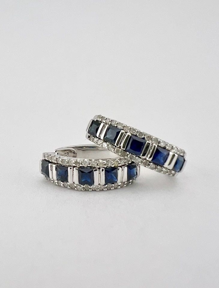 DESIGNER 14K WHITE GOLD BLUE SAPPHIRE & DIAMOND HUGGIE HOOP POST EARRINGS 6.7G (1 of 2)