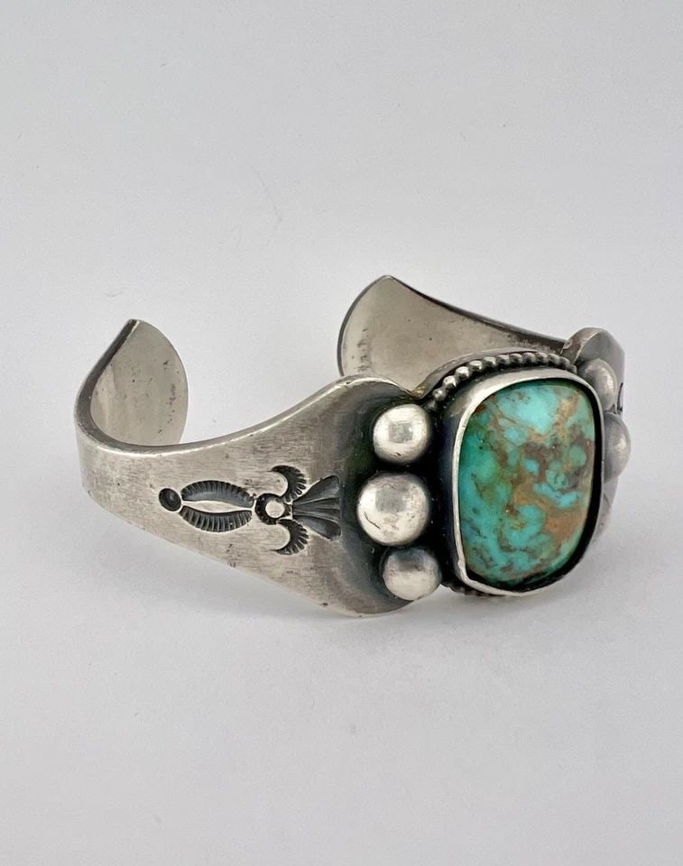 ERNEST ROY BEGAY NAVAJO STERLING SILVER ROYSTON TURQUOISE CUFF BRACELET 88.1G: ERNEST ROY BEGAY NAVAJO STERLING SILVER ROYSTON TURQUOISE CUFF BRACELET 88.1G Vintage HUGE Ernest Roy Begay NAVAJO Sterling Silver Royston Turquoise Cuff Bracelet 88.1g Cuff is 6 3/4" tip to Tip and h