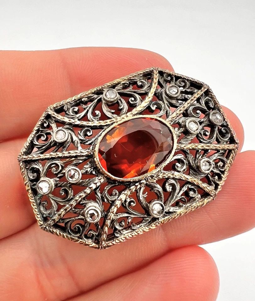 VICTORIAN 14K GOLD & SILVER MADEIRA CITRINE TOPAZ & ROSE CUT DIAMOND PIN BROOCH: VICTORIAN 14K GOLD & SILVER MADEIRA CITRINE TOPAZ & ROSE CUT DIAMOND PIN BROOCH Antique Victorian 14k Gold & Silver Madeira Citrine Topaz & Rose Cut Diamond Pin Brooch Size: 1 1/8" Tall By 1 5/8" Wide