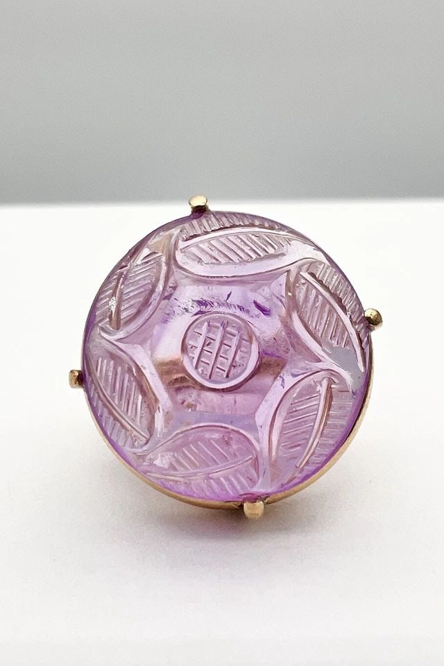 ANTIQUE ART DECO 14K YELLOW GOLD CHINESE CARVED CABOCHON AMETHYST FLORAL RING (1 of 2)