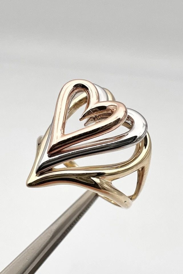 DESIGNER 14K TRI-COLOR GOLD 3D HEART HEARTS RING - 6.5G (1 of 2)