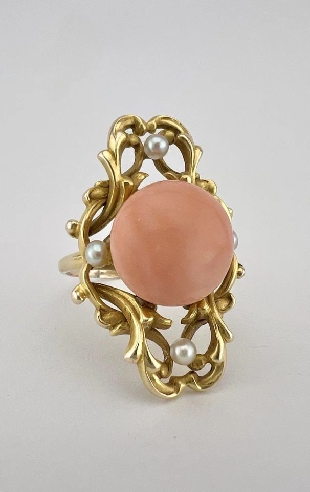 ANTIQUE ART NOUVEAU 14K YELLOW GOLD ANGEL SKIN CORAL & SEED PEARL FLORAL RING: ANTIQUE ART NOUVEAU 14K YELLOW GOLD ANGEL SKIN CORAL & SEED PEARL FLORAL RING Antique Art Nouveau 14K Yellow Gold Angel Skin Coral & Seed Pearl Floral Ring Ring Size: 7 - Can Be Resized Without Damagi