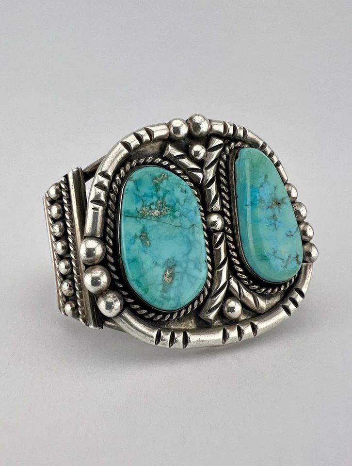 MASSIVE VINTAGE NAVAJO STERLING SILVER BLUE GEM TURQUOISE CUFF BRACELET - 110G: MASSIVE VINTAGE NAVAJO STERLING SILVER BLUE GEM TURQUOISE CUFF BRACELET - 110G MASSIVE Vintage Navajo Sterling Silver Blue Gem Turquoise Cuff Bracelet - 110g Cuff is 5 1/2" tip to Tip and has an Sligh