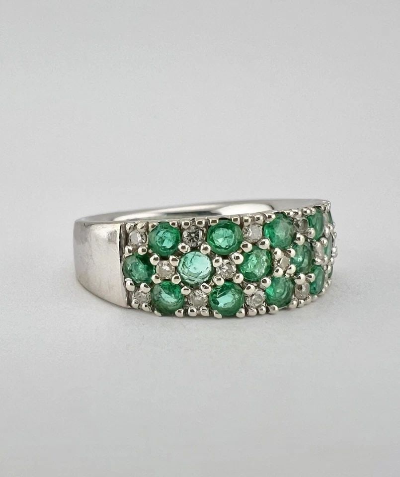 DESIGNER 14K WHITE GOLD CHECKERED EMERALD & DIAMOND COMFORT FIT BAND RING (1 of 2)