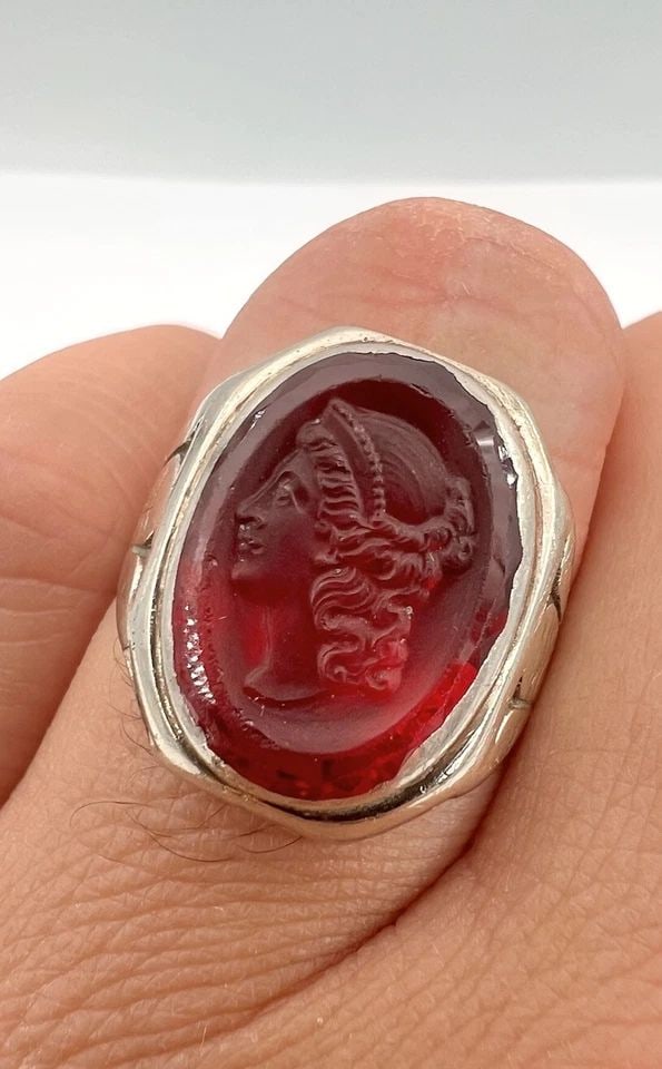 ANTIQUE 14K WHITE GOLD LAB SYNTHETIC RUBY CARVED CAMEO WAX SEAL ENGRAVED RING: ANTIQUE 14K WHITE GOLD LAB SYNTHETIC RUBY CARVED CAMEO WAX SEAL ENGRAVED RING Antique 14k White Gold Lab Synthetic Ruby Carved Cameo Wax Seal Engraved Ring Ring Size: 8.5 - Can Be Resized Metal: 14k W