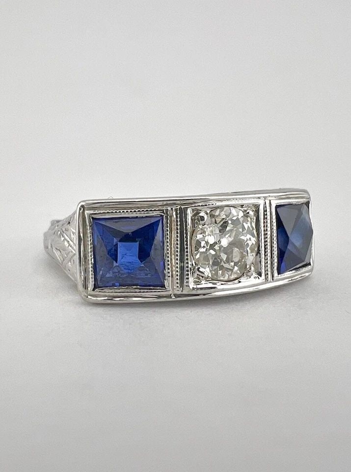 ANTIQUE ART DECO 18K WHITE GOLD .30CT APRX OLD EURO CUT DIAMOND & SAPPHIRE RING: ANTIQUE ART DECO 18K WHITE GOLD .30CT APRX OLD EURO CUT DIAMOND & SAPPHIRE RING Antique Art Deco 18k White Gold .30ct Aprx Old Euro Cut Diamond & Sapphire Ring Size: 3.75- Can Be Sized To Any Size Wit