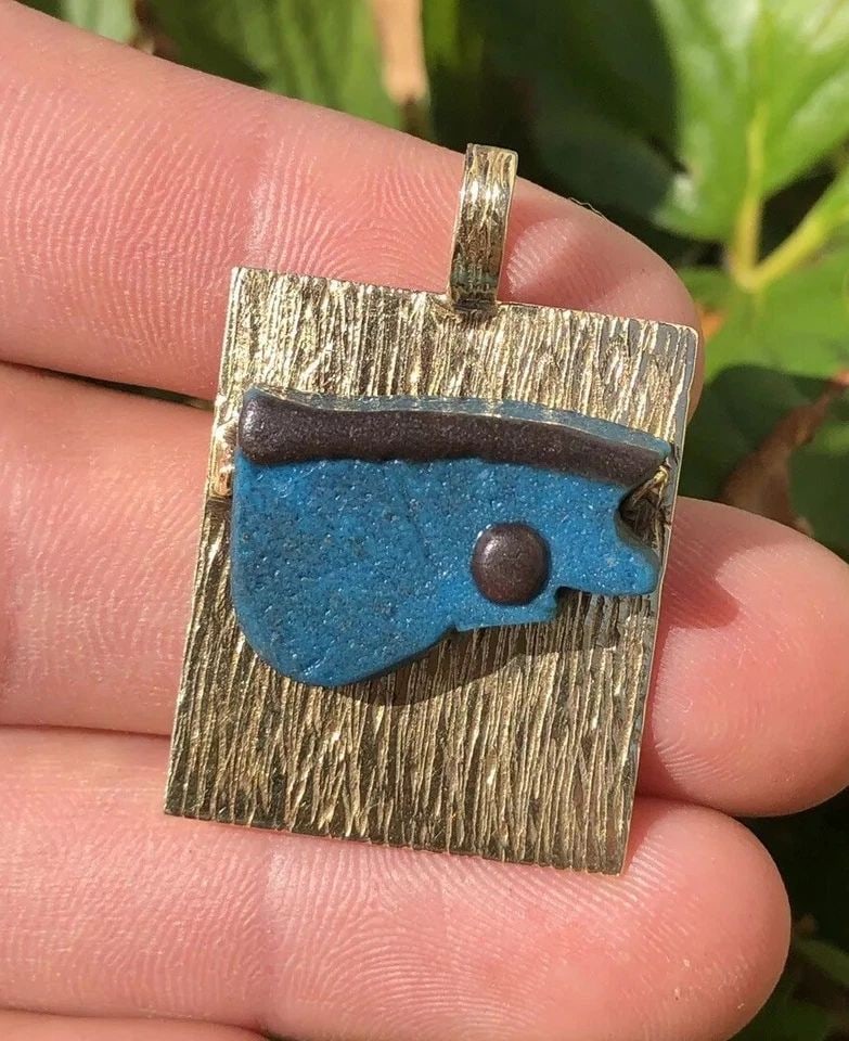 MODERNIST MID CENTURY ARTISAN 14K YELLOW GOLD & BLUE GLAZED CERAMIC PENDANT (1 of 2)