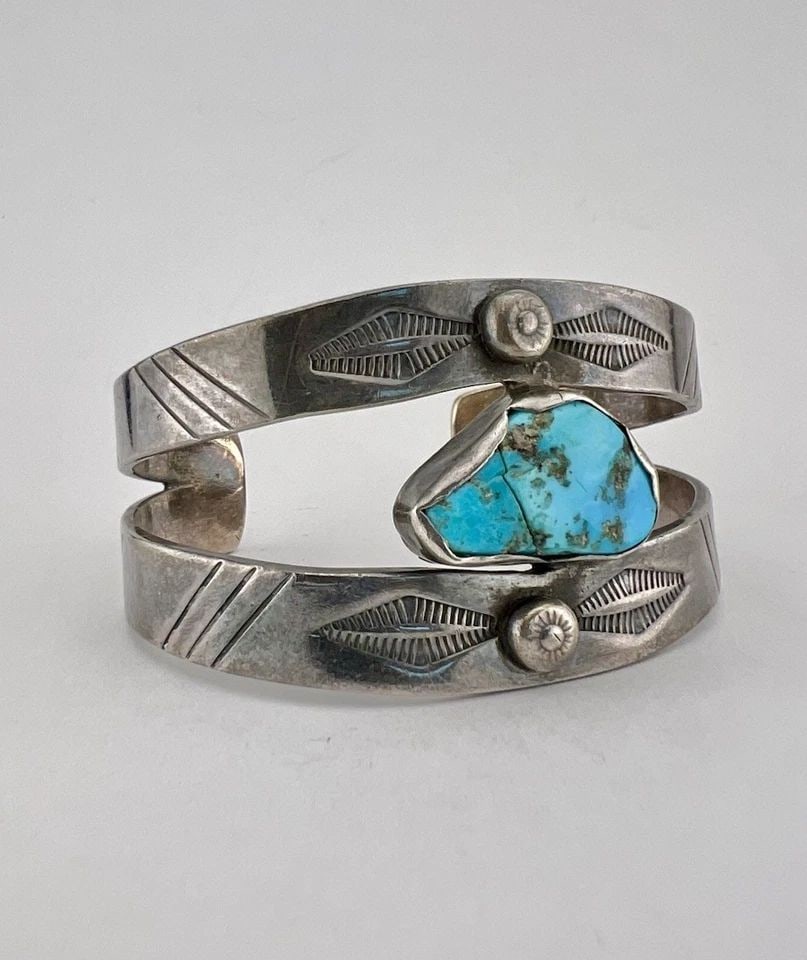 RARE OLD 1930'S NAVAJO COIN SILVER INGOT NATURAL TURQUOISE STAMPED CUFF BRACELET (1 of 2)