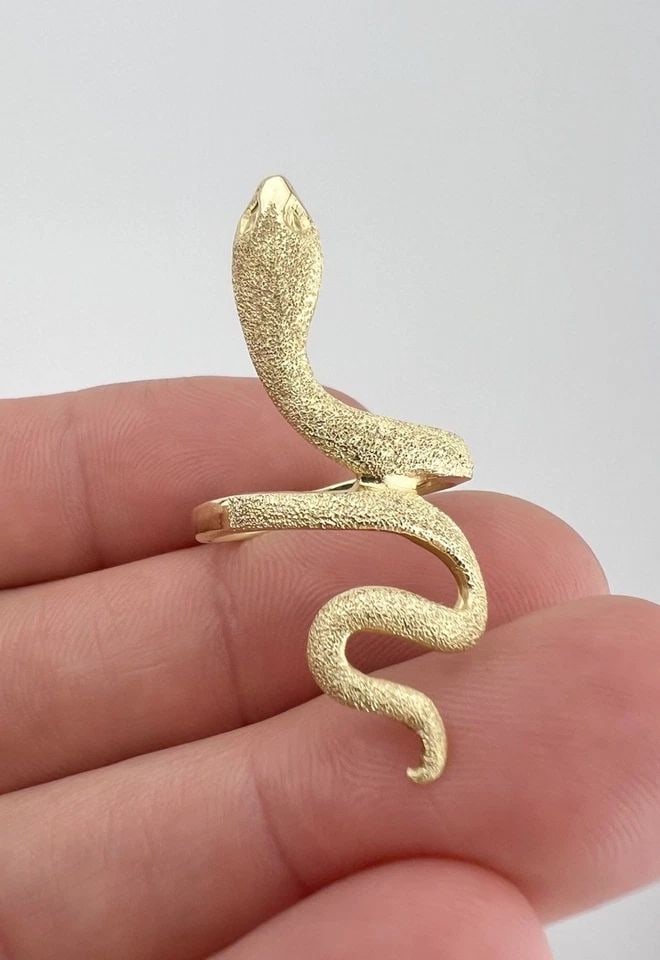 DESIGNER 14K YELLOW GOLD DETAILED COILED FROSTED SNAKE SERPENT RING 4.4G (1 of 2)