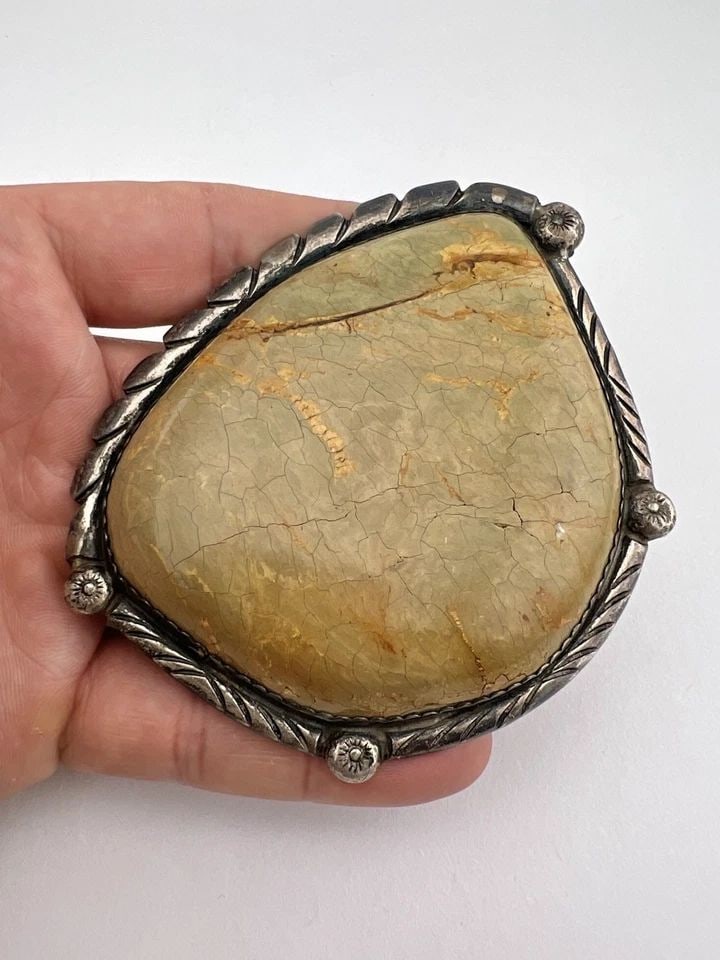 HUGE VTG NAVAJO STERLING SILVER ROYSTON TURQUOISE SLAB BELT BUCKLE 104G - 3 7/8": HUGE VTG NAVAJO STERLING SILVER ROYSTON TURQUOISE SLAB BELT BUCKLE 104G - 3 7/8" HUGE Vtg Navajo Sterling Silver Royston Turquoise Slab Belt Buckle 104g - 3 7/8" Size: 3 7/8" Wide By Around 3 1/4" Tal