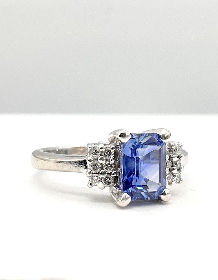 BITA BY EFFY 14K WHITE GOLD 1.25CT CEYLON CORNFLOWER BLUE SAPPHIRE DIAMOND RING: BITA BY EFFY 14K WHITE GOLD 1.25CT CEYLON CORNFLOWER BLUE SAPPHIRE DIAMOND RING Bita By Effy 14k White Gold 1.25ct Ceylon Cornflower Blue Sapphire Diamond Ring Size: 8.5 - Can Be Re Sized Weight is 3.