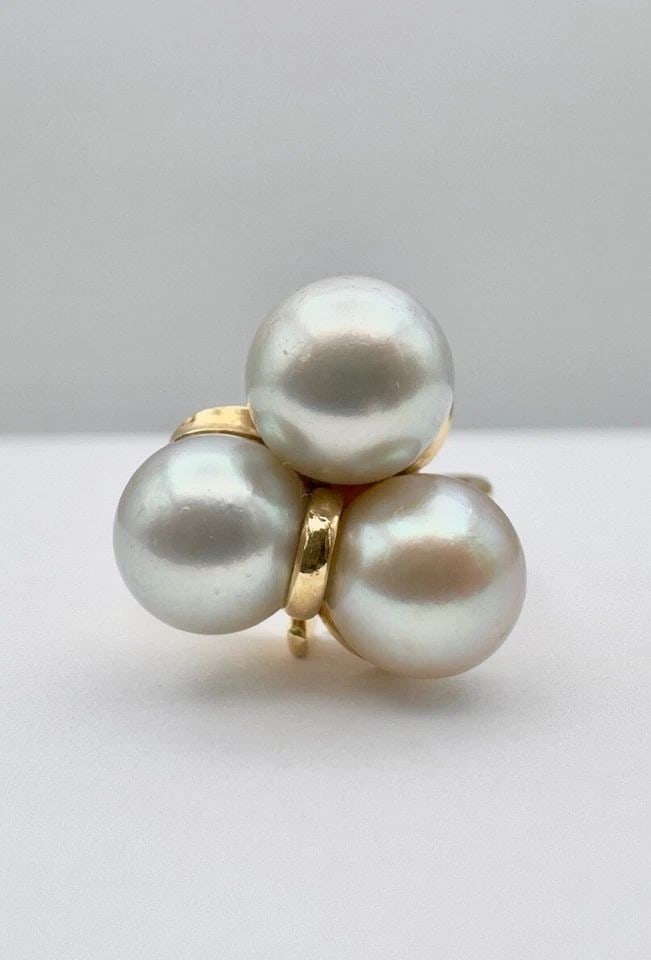 VINTAGE 18K YELLOW GOLD 8MM WHITE & LIGHT GREY PEARL CLUSTER RING (1 of 2)