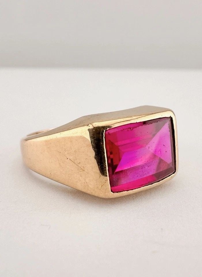 ANTIQUE ART DECO 10K YELLOW GOLD OLD CUT SYNTHETIC LAB RUBY SIGNET PINKY RING (1 of 2)