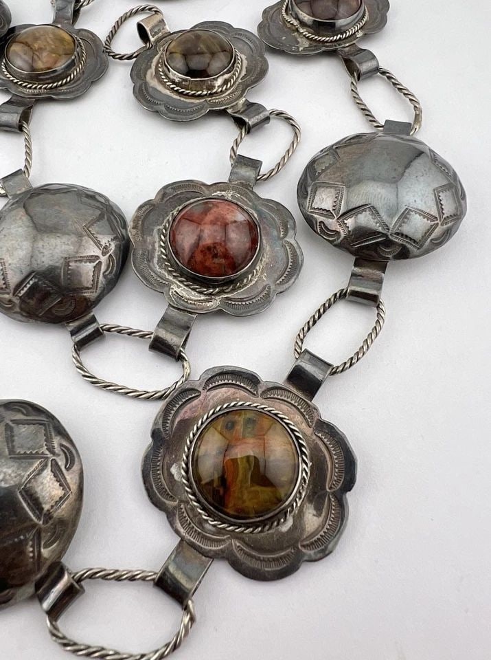 VTG 1940'S FRED HARVEY ERA NAVAJO COIN SILVER PETRIFIED WOOD STAMPED CONCHO BELT (1 of 2)