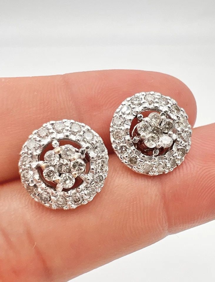 VINTAGE 14K WHITE GOLD PAVE SET 1.25CT DIAMOND ROUND POST STUD EARRINGS: VINTAGE 14K WHITE GOLD PAVE SET 1.25CT DIAMOND ROUND POST STUD EARRINGS Vintage 14K White Gold Pave Set 1.25ct Diamond Round Post Stud Earrings Size: Over 1/2" Tall & Wide Metal: 14k White Gold - Hall