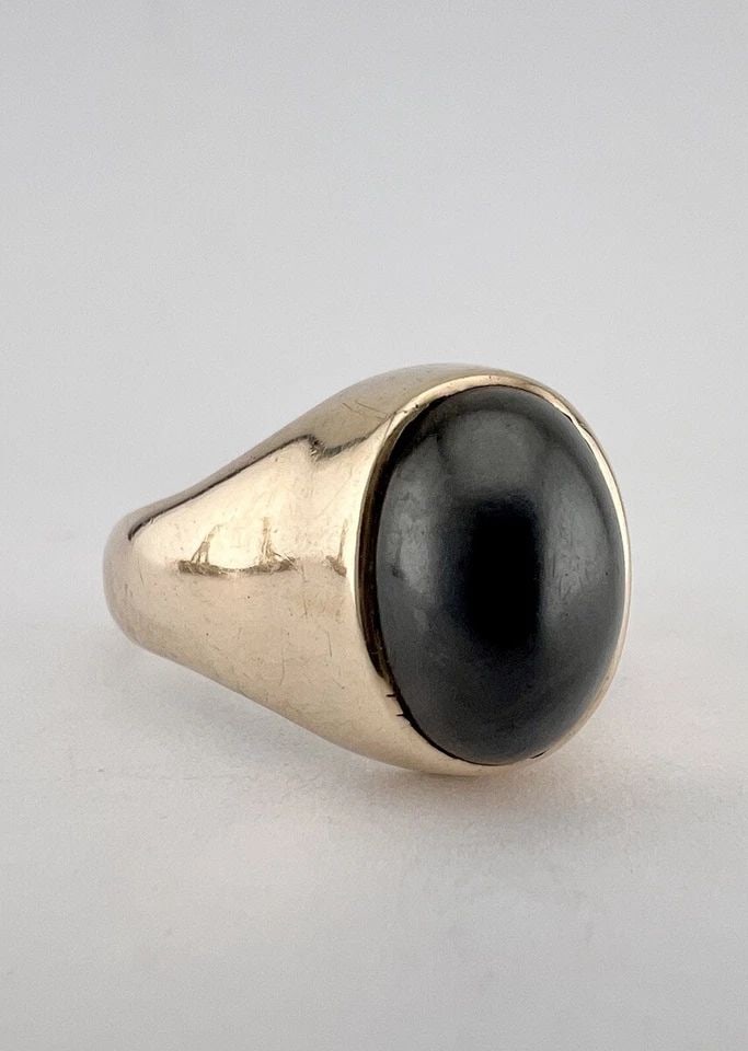 ANTIQUE 10K YELLOW CABOCHON BLACK ONYX OVAL GYPSY SIGNET MEN'S RING -9.5G: ANTIQUE 10K YELLOW CABOCHON BLACK ONYX OVAL GYPSY SIGNET MEN'S RING -9.5G Antique 10k Yellow Cabochon Black Onyx Oval Gypsy Signet Men's Ring -9.5g Ring Size 10.75 - Can Be Resized Weight is 9.5 Grams