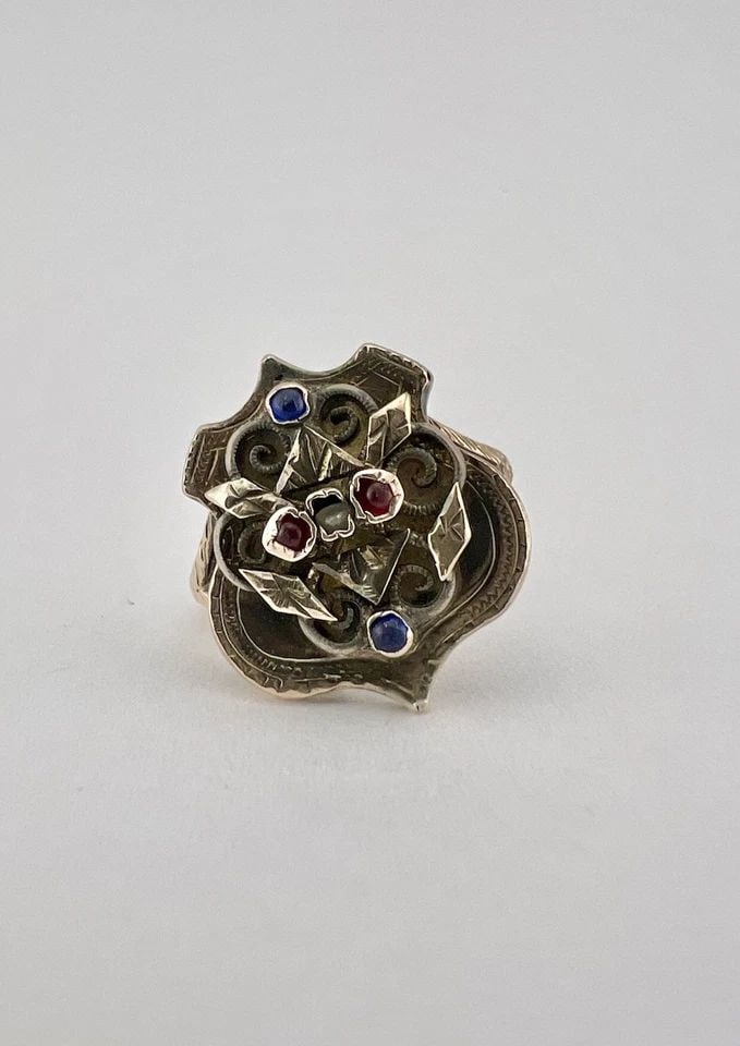 ANTIQUE VICTORIAN 9K ROSE GOLD ENGRAVED SIGNET CREST WOMEN'S RING (1 of 2)