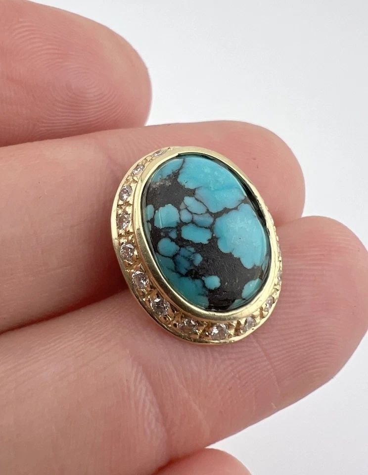 VINTAGE 14K YELLOW GOLD SPIDERWEB TURQUOISE HALO SLIDE OVAL PENDANT 3.8G: VINTAGE 14K YELLOW GOLD SPIDERWEB TURQUOISE HALO SLIDE OVAL PENDANT 3.8G Vintage 14K Yellow Gold Spiderweb Turquoise Halo Slide Oval Pendant 3.8g Size: 3/4" (17mm) Tall By 5/8" (14.5mm) Wide Metal: 14
