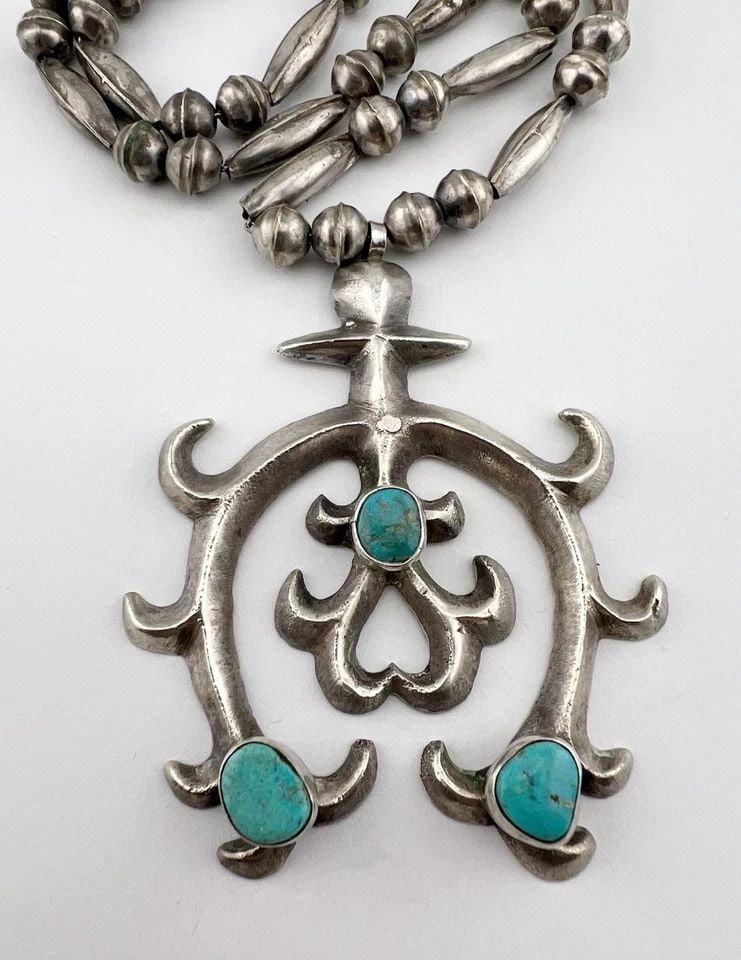 OLD NAVAJO SANDCAST STERLING SILVER TURQUOISE BENCH BEAD NAJA NECKLACE PENDANT (1 of 2)