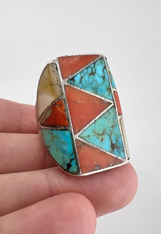 40.8G HUGE OLD 1940S ZUNI INGOT COIN SILVER TURQUOISE CORAL MOP FLUSH INLAY RING: 40.8G HUGE OLD 1940S ZUNI INGOT COIN SILVER TURQUOISE CORAL MOP FLUSH INLAY RING 40.8g HUGE Old 1940s Zuni Ingot Coin Silver Turquoise Coral MOP Flush Inlay Ring Ring Size: 11 Weight is 40.8 Grams on 
