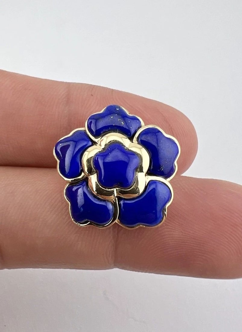 DESIGNER 14K YELLOW GOLD NATURAL LAPIS LAZULI FLOWER ENHANCER PENDANT 4.5G: Designer 14k Yellow Gold Natural Lapis Lazuli Flower Enhancer Pendant 4.5g Size: Over 3/4" Tall & Wide Metal: 14k Yellow Gold - Hallmarked Weight is 4.5 Grams on my scale Amazing Natural Lapis Lazuli 
