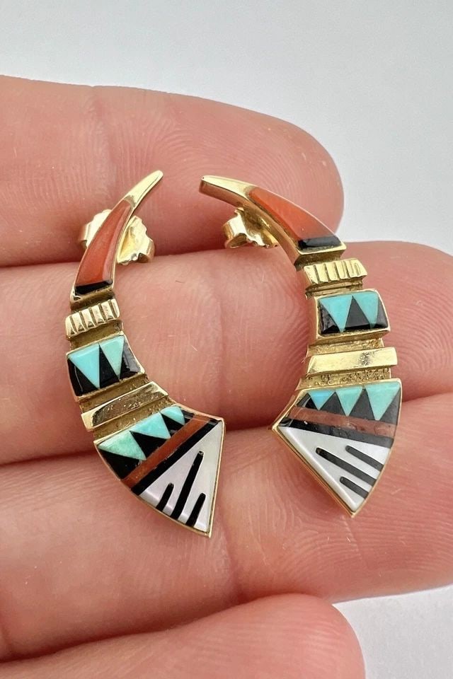 DANNY CLARK NAVAJO 14K YELLOW GOLD MULTI GEMSTONE FLUSH INLAY CLAW STUD EARRINGS: DANNY CLARK NAVAJO 14K YELLOW GOLD MULTI GEMSTONE FLUSH INLAY CLAW STUD EARRINGS Vtg Danny Clark Navajo 14k Yellow Gold Multi Gemstone Flush Inlay Claw Stud Earrings Size: 1 1/8" Tall & Over 1/2" Wide