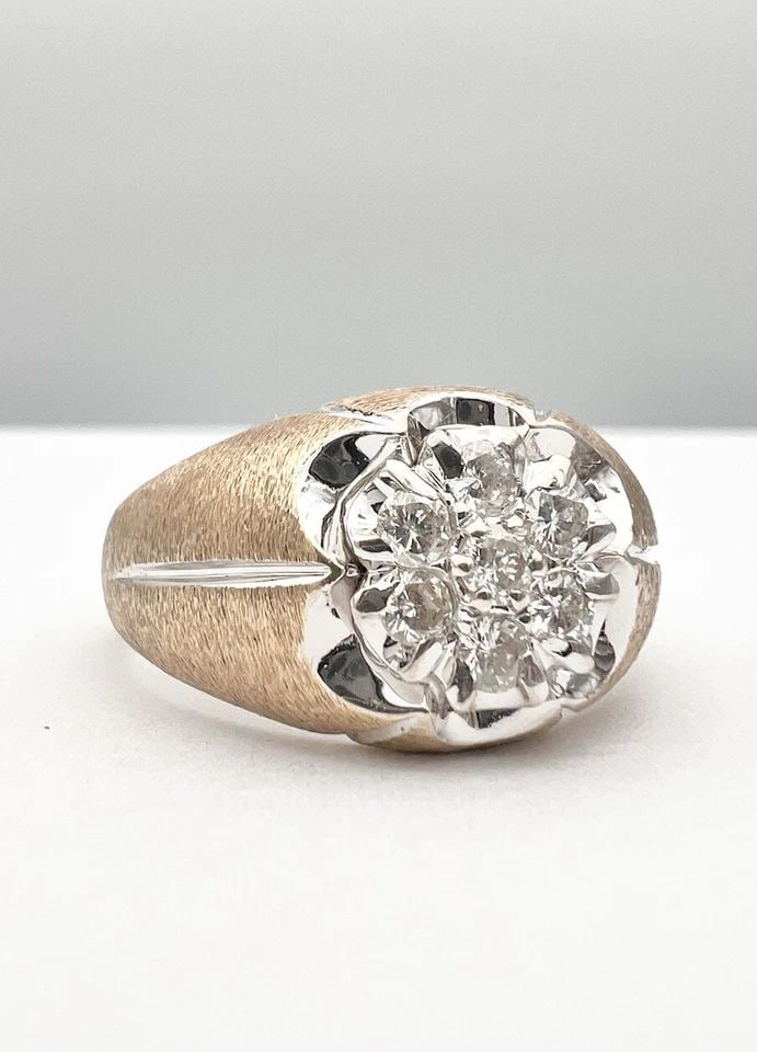 VTG BRUSHED 10K YELLOW GOLD .56TCW DIAMOND PRONG SET KENTUCKY CLUSTER RING 7.1G (1 of 2)