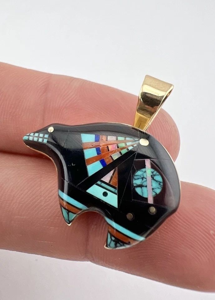 #3 VTG NAVAJO 14K YELLOW GOLD NATURAL MULTI GEMSTONE MICRO MOSAIC BEAR PENDANT: #3 VTG NAVAJO 14K YELLOW GOLD NATURAL MULTI GEMSTONE MICRO MOSAIC BEAR PENDANT #3 Vtg Navajo 14k Yellow Gold Natural Multi Gemstone Micro Mosaic Bear Pendant Size: 1 1/8" Tall With Bail By 1 1/8" Wide