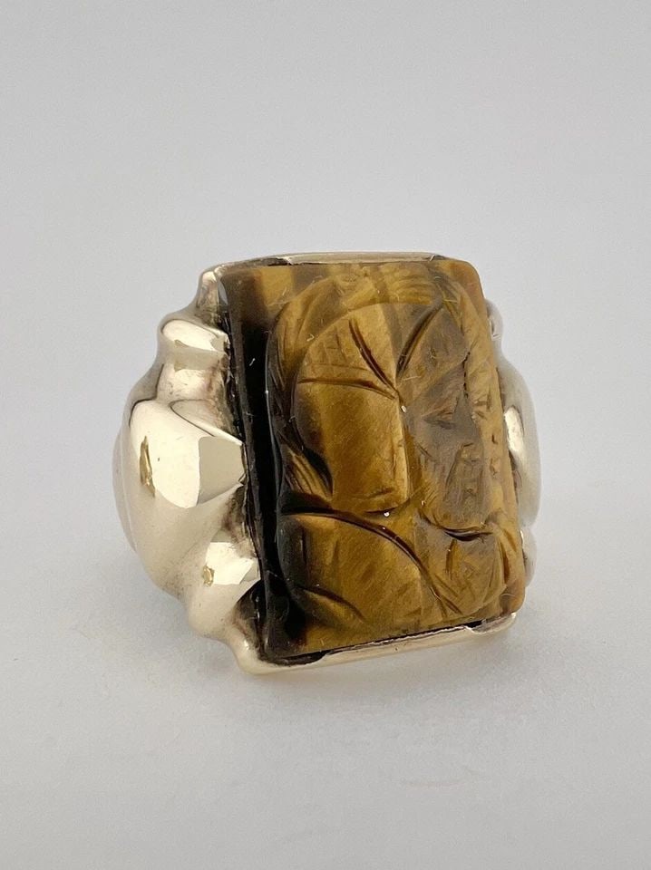 ANTIQUE VICTORIAN 10K YELLOW GOLD CARVED TIGERS EYE INTAGLIO MEN'S RING 7G: ANTIQUE VICTORIAN 10K YELLOW GOLD CARVED TIGERS EYE INTAGLIO MEN'S RING 7G Antique Victorian 10k Yellow Gold Carved Tigers Eye Intaglio Men's Ring 7g Ring Size 10.5- Can Be Resized Weight is 7.0 Grams