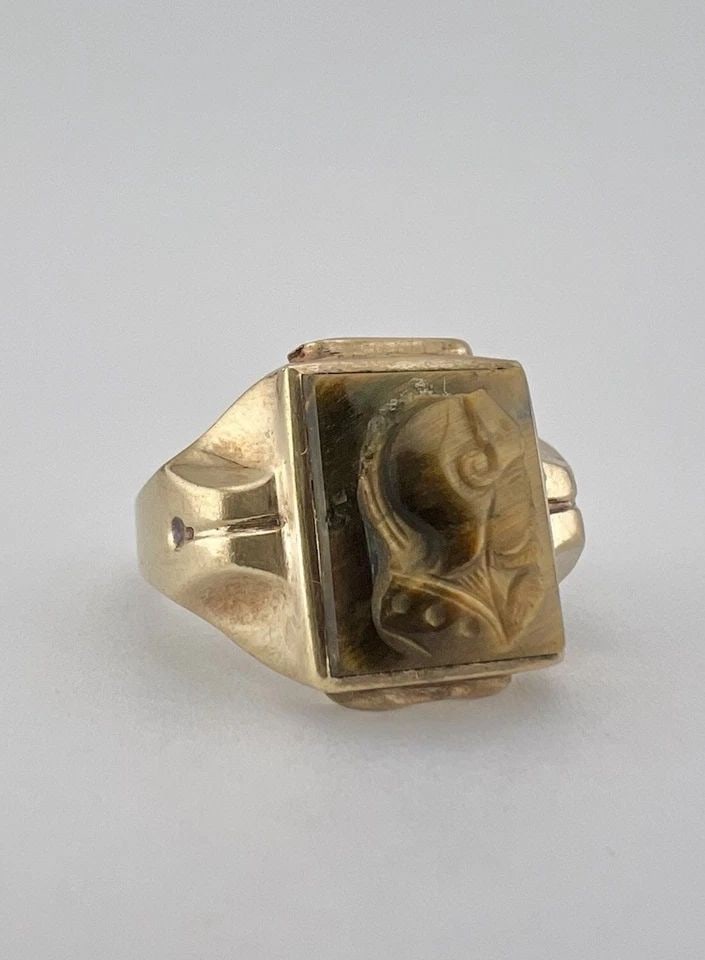 ANTIQUE VICTORIAN 10K YELLOW GOLD CARVED TIGERS EYE INTAGLIO MEN'S RING 7G: ANTIQUE VICTORIAN 10K YELLOW GOLD CARVED TIGERS EYE INTAGLIO MEN'S RING 7G Antique Victorian 14k Yellow Gold Carved Green Jade Floral Filigree Ring 7g Ring Size 10- Can Be Resized Weight is 7.0 Grams 