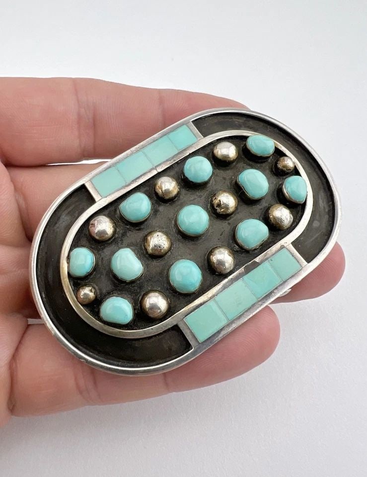 VTG JOBETH MAYES (MAIZE) STERLING SILVER ZUNI TURQUOISE FLUSH INLAY BUCKLE 3": Vtg Jobeth Mayes (Maize) Sterling Silver Zuni Turquoise Flush Inlay Buckle 3" Size: Around 3" Wide By 1 3/4" Tall Weight is 37.0 Grams on my scale Metal: Sterling Silver Amazing Flush Inlay Natural Tu