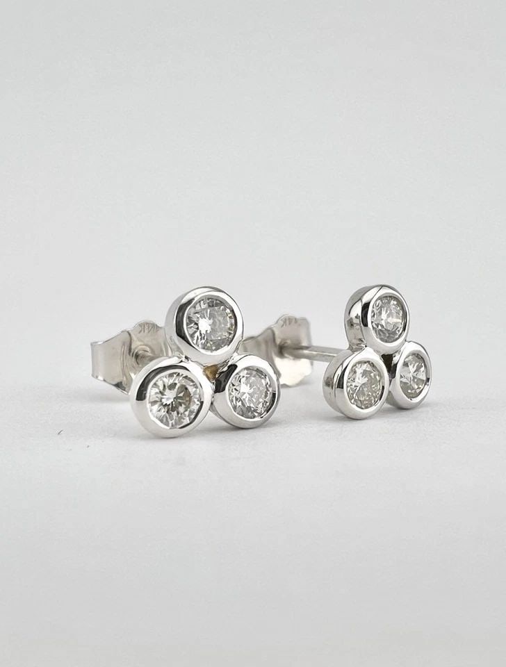 DESIGNER 14K WHITE GOLD BEZEL SET .36TCW NATURAL DIAMOND TRIO STUD POST EARRINGS (1 of 2)