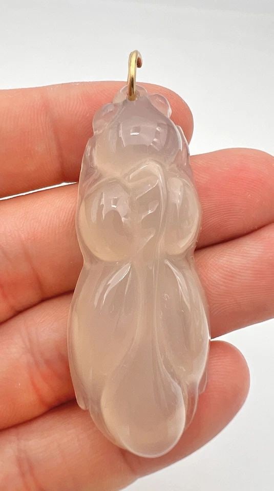 OLD CHINESE 14K GOLD CARVED MOTH BUG ICY CELADON HETIAN TRANSLUCENT JADE PENDANT (1 of 2)