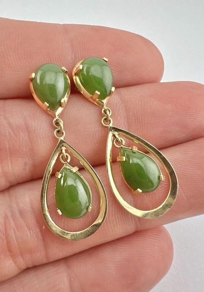 ANTIQUE CHINESE 14K YELLOW GOLD PEAR IMPERIAL GREEN JADE DANGLE EARRINGS (1 of 2)