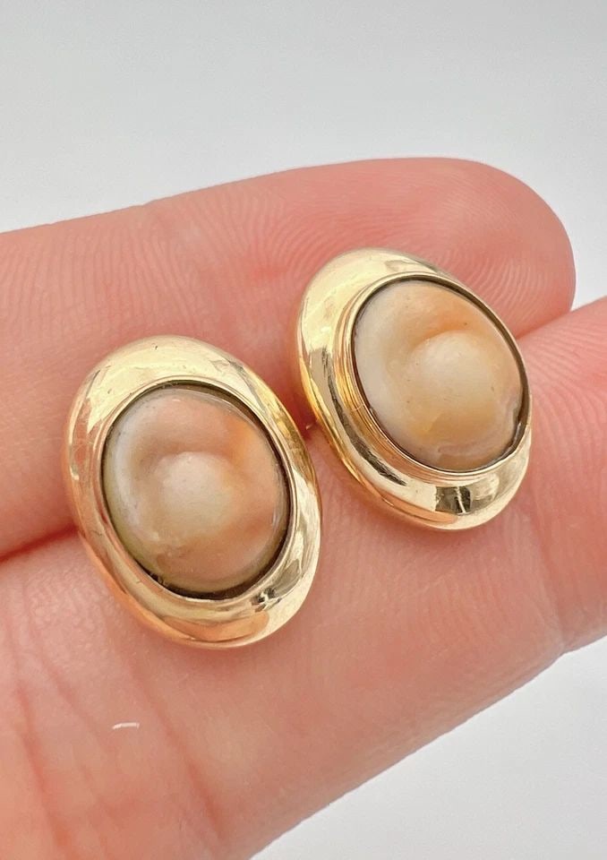 ANTIQUE 18K YELLOW GOLD ABALONE SHELL STUD POST EARRINGS (1 of 2)