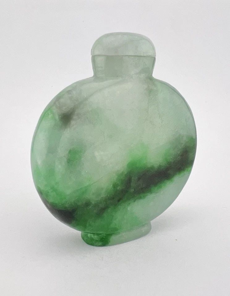 ANTIQUE OLD CHINESE GREEN MOTTLED JADE JADEITE CARVED SNUFF BOTTLE (1 of 2)