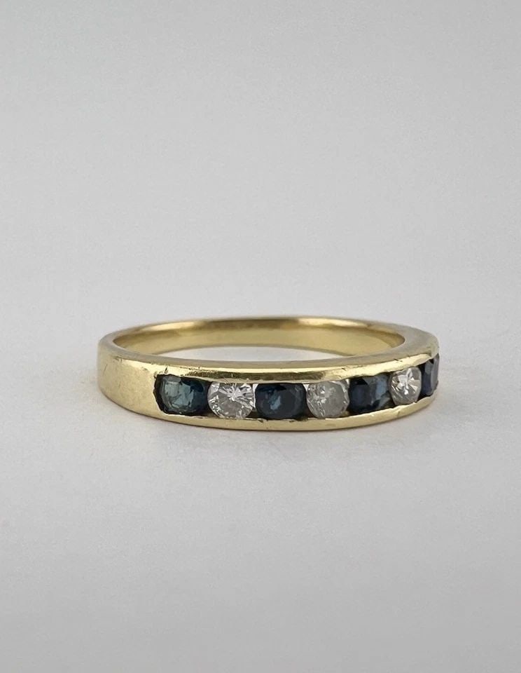 DESIGNER 18K YELLOW GOLD NATURAL BLUE SAPPHIRE & DIAMOND STACK BAND RING: DESIGNER 18K YELLOW GOLD NATURAL BLUE SAPPHIRE & DIAMOND STACK BAND RING Designer 18K Yellow Gold Natural Blue Sapphire & Diamond Stack Band Ring Ring Size: 7 - Can be Resized With Out Damage Weight i