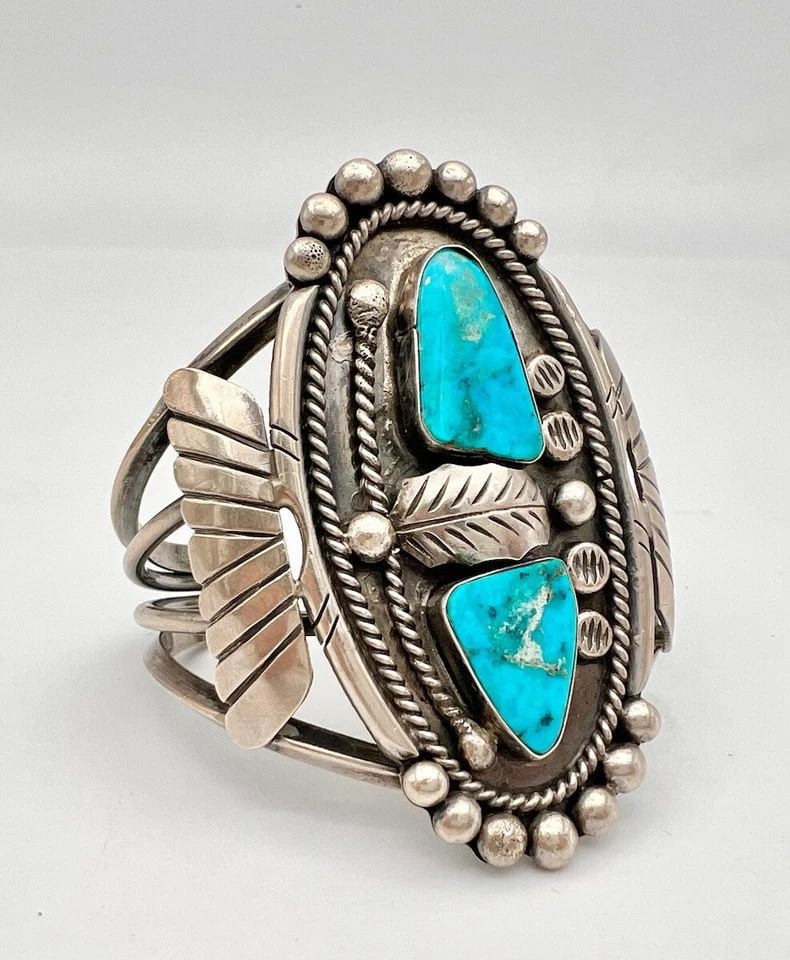 VINTAGE NAVAJO STERLING SILVER BLUE GEM TURQUOISE 3" WIDE CUFF BRACELET 75.5G: VINTAGE NAVAJO STERLING SILVER BLUE GEM TURQUOISE 3" WIDE CUFF BRACELET 75.5G Vintage Navajo Sterling Silver Blue Gem Turquoise 3" Wide Cuff Bracelet 75.5g Cuff is 5 1/8" tip to Tip and has a 1 1/8" A