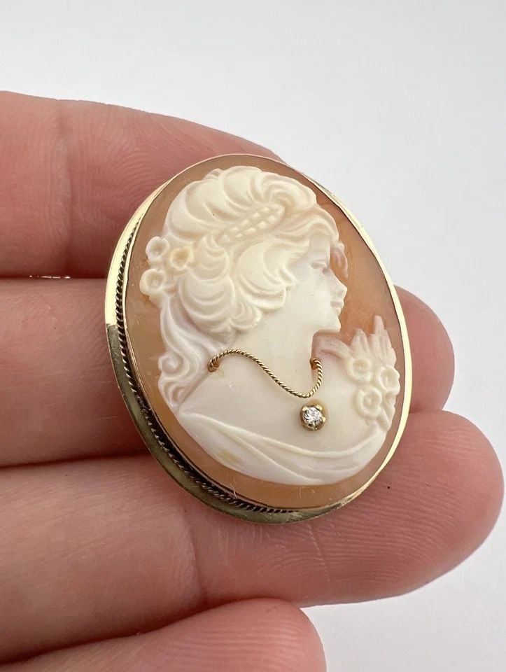 ANTIQUE ITALY 14K GOLD CARVED WOMEN FLORAL HEADDRESS SHELL CAMEO PIN PENDANT: ANTIQUE ITALY 14K GOLD CARVED WOMEN FLORAL HEADDRESS SHELL CAMEO PIN PENDANT Antique Italy 14k Gold Carved Women Floral Headdress Shell Cameo Pin Pendant Size: About 1 1/2" Tall With Movable Bail by 1