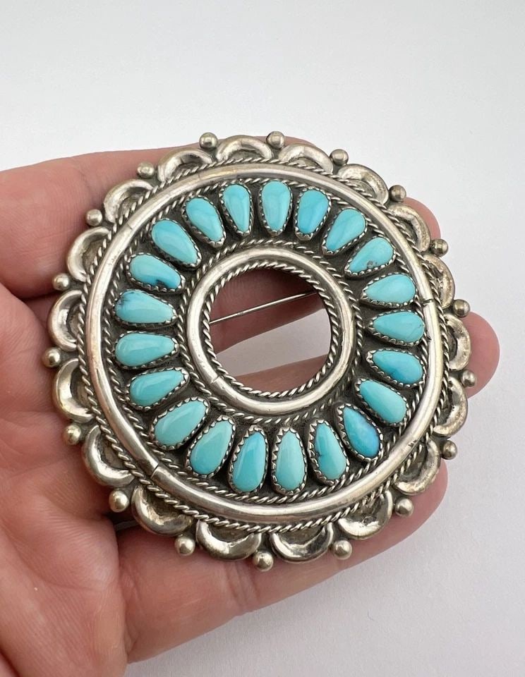 JOE & EUNICE WILSON NAVAJO STERLING SILVER TURQUOISE CLUSTER PIN BROOCH 2 7/8": Vintage Joe & Eunice Wilson Navajo Sterling Silver Turquoise Cluster Pin Brooch 2 7/8" Size: Just Under 3" Wide & Tall Metal: Test Positive For Sterling Silver Weight is 42.6 Grams on my scale Amazing