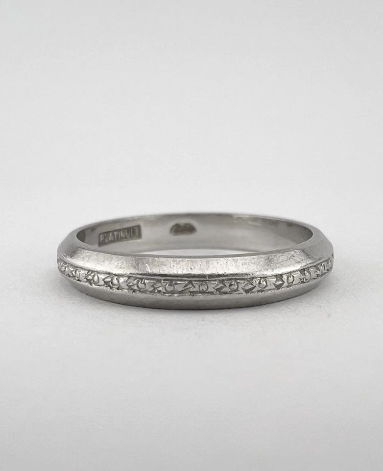 ANTIQUE 1930'S ART DECO PLATINUM 3MM ENGRAVED FLOWER WEDDING BAND RING SZ 6 (1 of 2)