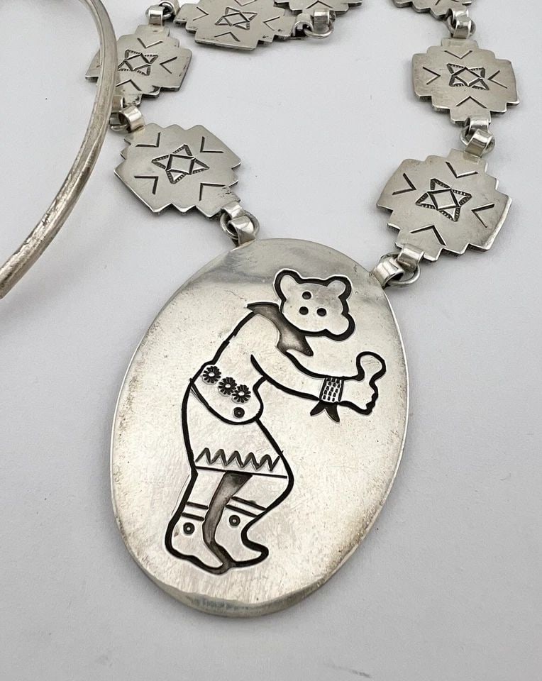 VTG NAVAJO STERLING SILVER STAMPED KACHINA DANCER STAMPED LINK NECKLACE - 27": VTG NAVAJO STERLING SILVER STAMPED KACHINA DANCER STAMPED LINK NECKLACE - 27" Vtg Navajo Sterling Silver Stamped Kachina Dancer Stamped Link Necklace - 27" Size: 27"Long Tip To Tip Links Are Over 3/4"